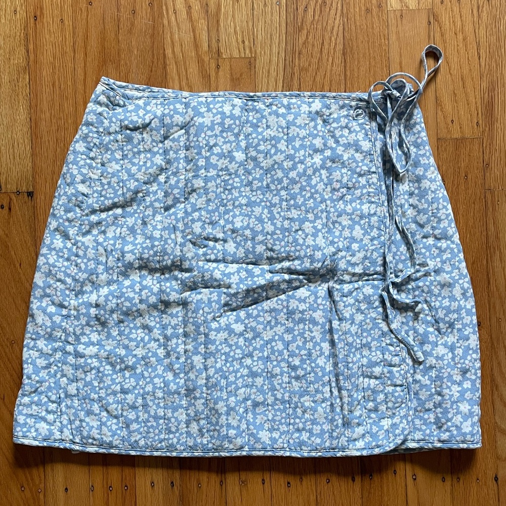 Annorlunda a line wrap skirt in quilted floral
